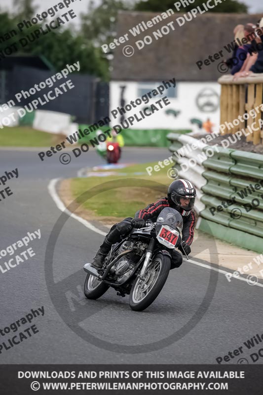 Vintage motorcycle club;eventdigitalimages;mallory park;mallory park trackday photographs;no limits trackdays;peter wileman photography;trackday digital images;trackday photos;vmcc festival 1000 bikes photographs